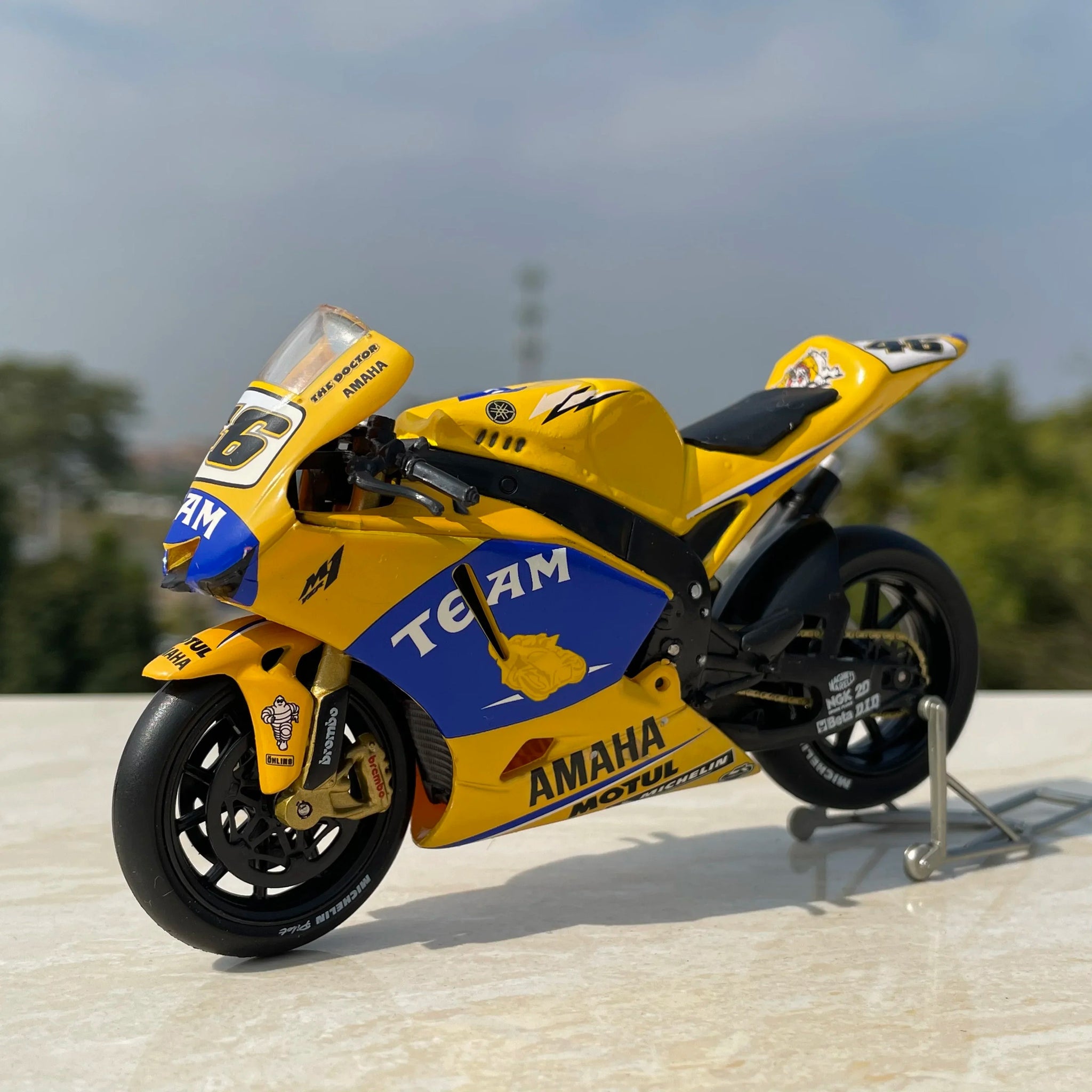 1:18 Scale Diecast YZR M1-Valentino ROSSI 2006